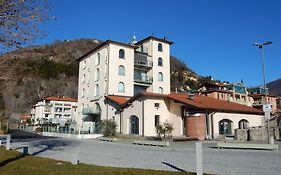 Golfo Gabella Lake Resort